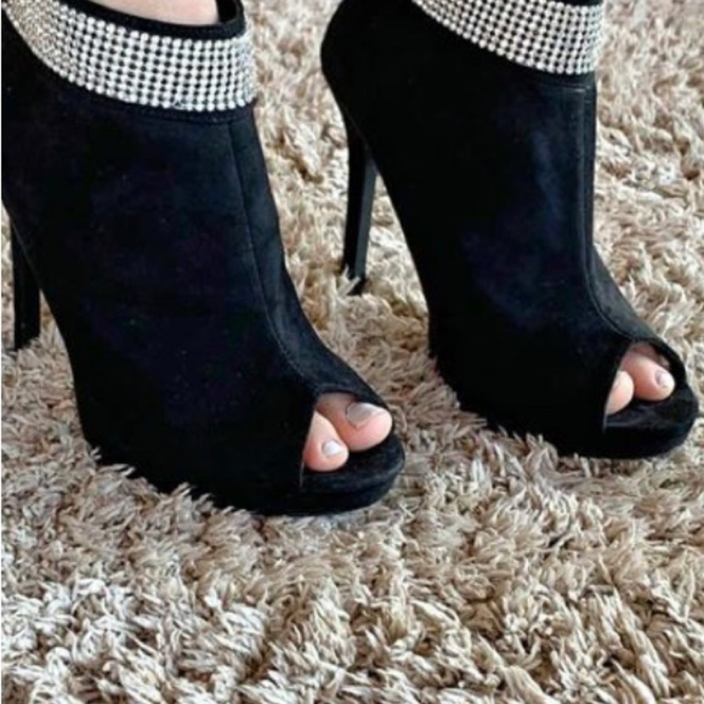 Stelletoe booties - Picture 2 of 2